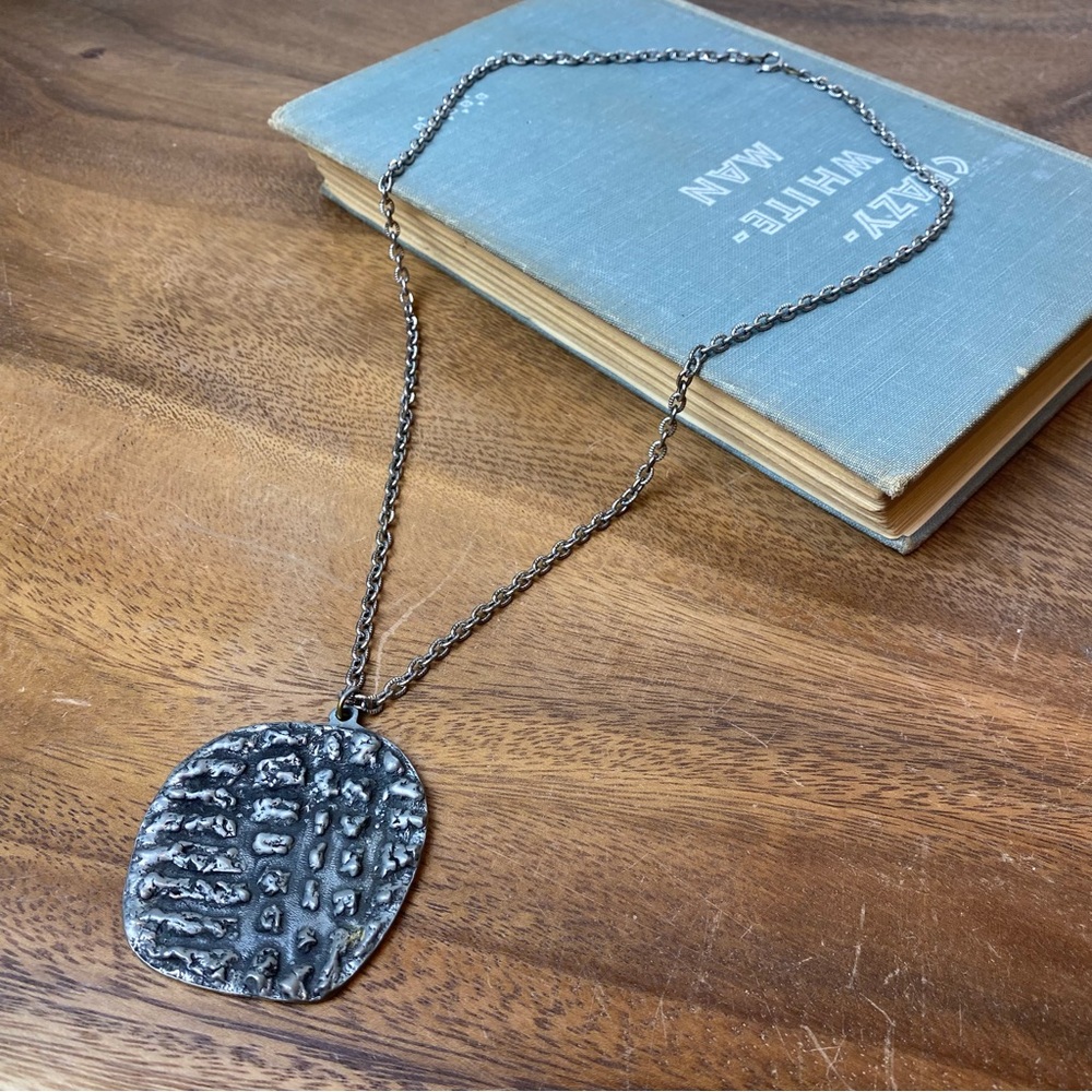 R. Larin Pendant Necklace Brutalist silver Chain 70’s Vintage Abstract Necklace